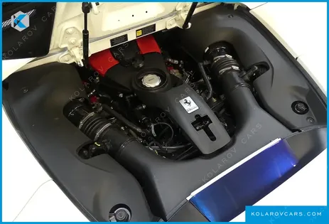 FERRARI F8 3.9 V8
