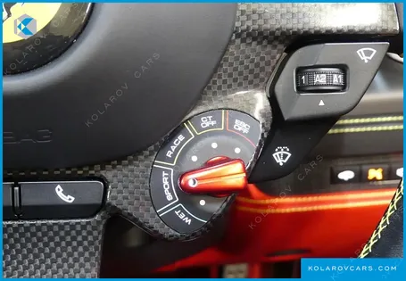 FERRARI F8 3.9 V8