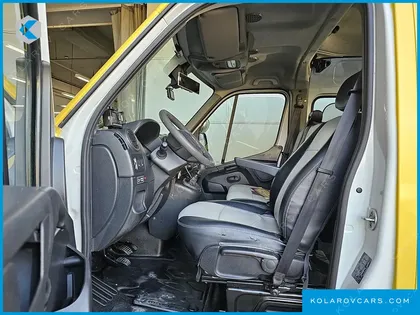 RENAULT KOREA MASTER SCHOOL BUS