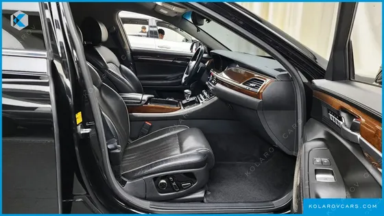 GENESIS EQ900 5.0 GDI AWD LIMOUSINE