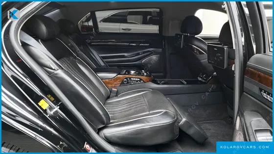 GENESIS EQ900 5.0 GDI AWD LIMOUSINE