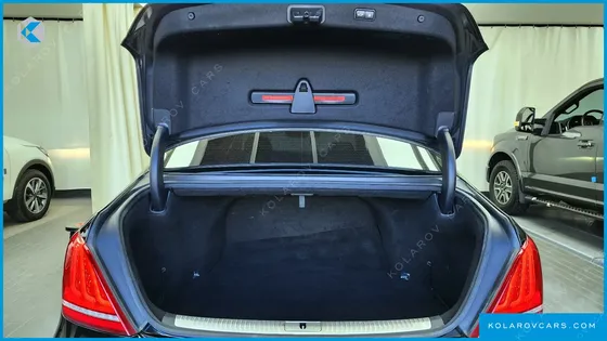 GENESIS EQ900 5.0 GDI AWD LIMOUSINE