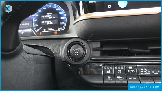 TOYOTA CROWN 2.5 4WD HYBRID