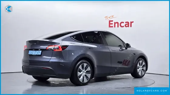 TESLA MODEL Y STANDARD RANGE RWD