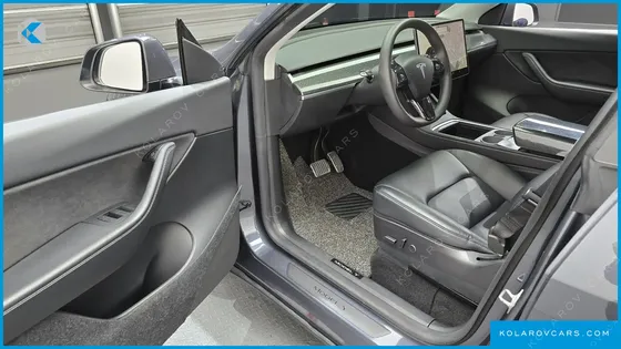 TESLA MODEL Y STANDARD RANGE RWD