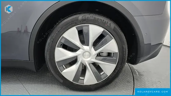TESLA MODEL Y STANDARD RANGE RWD