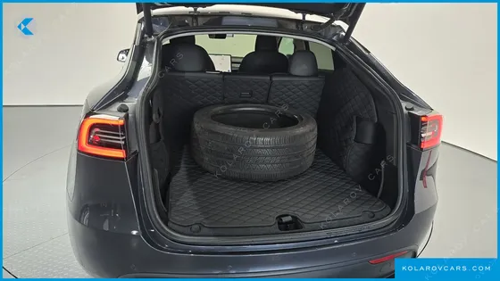 TESLA MODEL Y STANDARD RANGE RWD