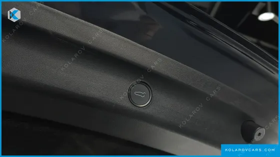 TESLA MODEL Y STANDARD RANGE RWD