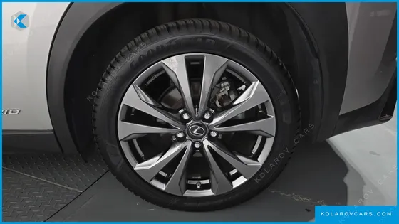 LEXUS UX 2.0 F-SPORT 2WD