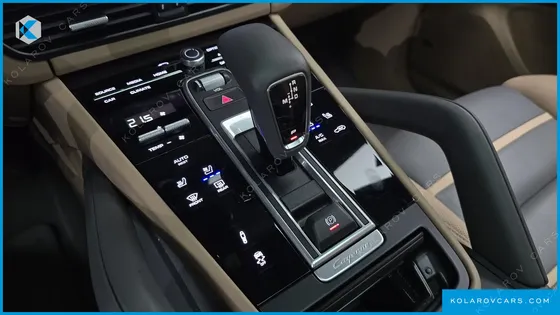 PORSCHE CAYENNE 3.0 COUPE PLATINUM EDITION