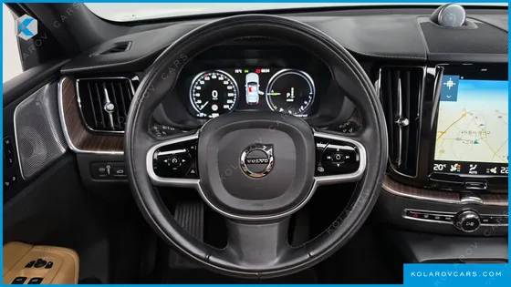 VOLVO XC60 T8 INSCRIPTION