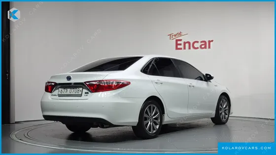 TOYOTA CAMRY HYBRID LE