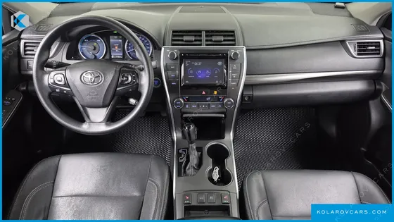 TOYOTA CAMRY HYBRID LE