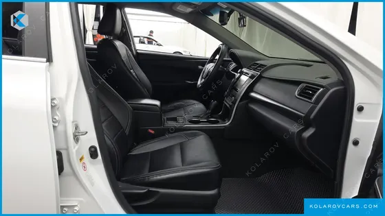 TOYOTA CAMRY HYBRID LE