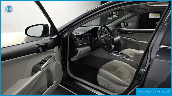 TOYOTA CAMRY HYBRID XLE