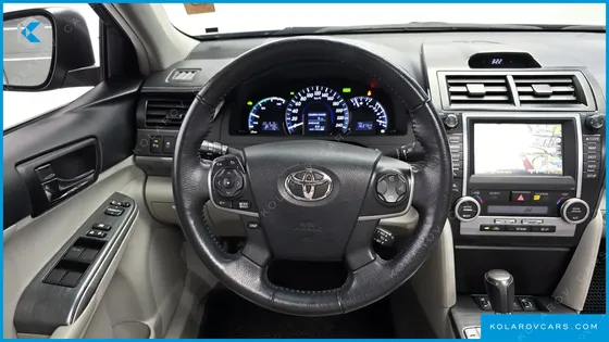 TOYOTA CAMRY HYBRID XLE
