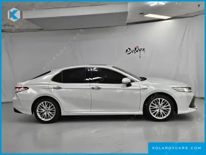 TOYOTA CAMRY 2.5 XLE HYBRID