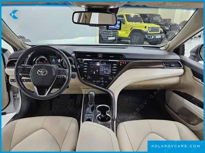 TOYOTA CAMRY 2.5 XLE HYBRID