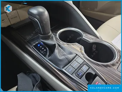 TOYOTA CAMRY 2.5 XLE HYBRID