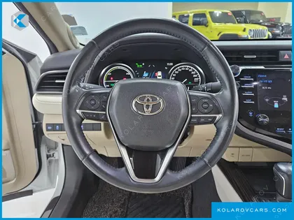 TOYOTA CAMRY 2.5 XLE HYBRID