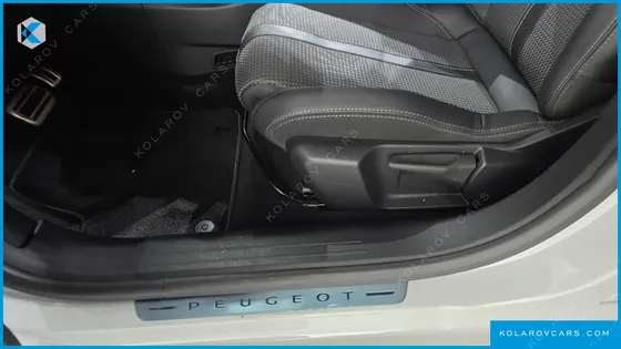 PEUGEOT 208 GT