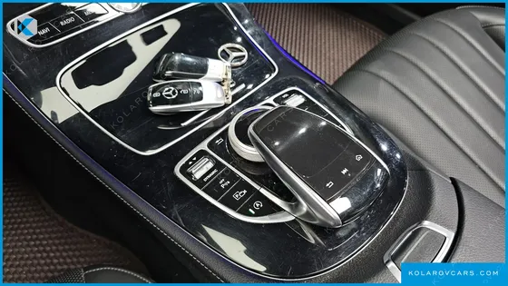 MERCEDES E-CLASS E300 4MATIC EXCLUSIVE