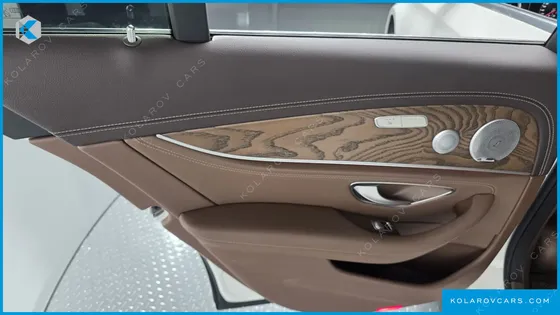 MERCEDES E-CLASS E300 EXCLUSIVE