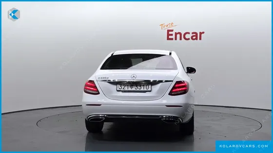 MERCEDES E-CLASS E220D EXCLUSIVE