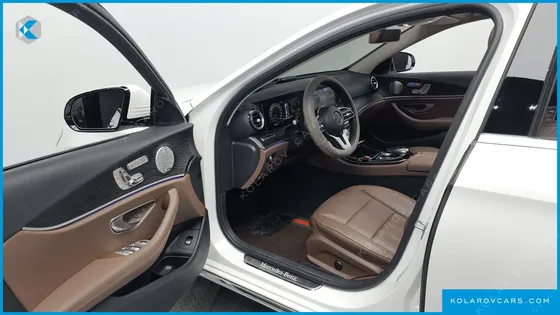 MERCEDES E-CLASS E300 4MATIC AVNATGARDE