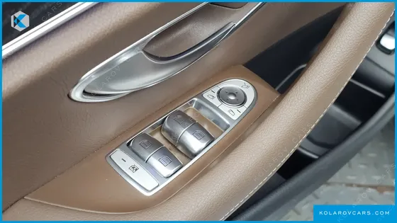MERCEDES E-CLASS E300 4MATIC AVNATGARDE