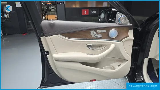 MERCEDES E-CLASS E300 4MATIC EXCLUSIVE