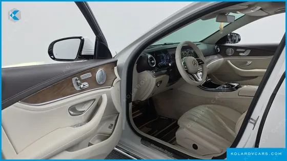 MERCEDES E-CLASS E300 4MATIC EXCLUSIVE