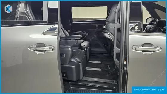 TOYOTA ALPHARD 2.5 HEV EXECUTIVE AWD