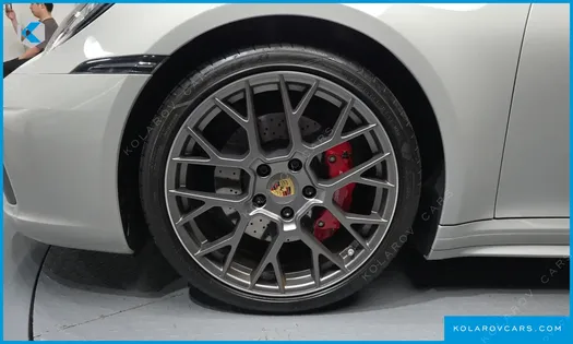 PORSCHE 911 CARRERA 4S