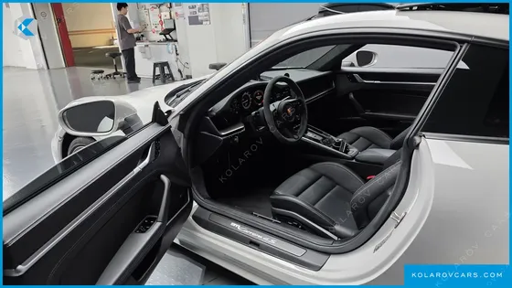 PORSCHE 911 CARRERA 4S