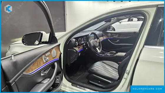 MERCEDES E-CLASS E300 EXCLUSIVE