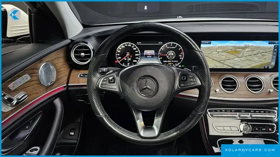 MERCEDES E-CLASS E300 EXCLUSIVE