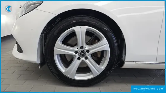 MERCEDES E-CLASS E220D AVANTGARDE