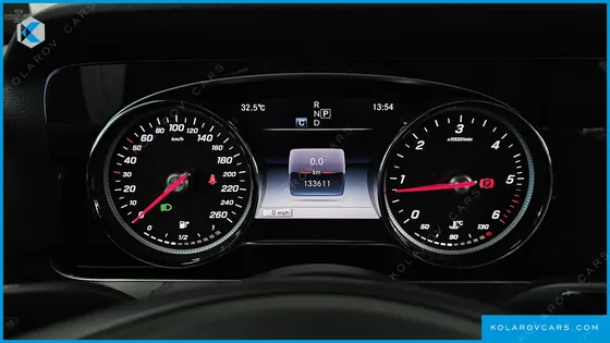 MERCEDES E-CLASS E220D AVANTGARDE