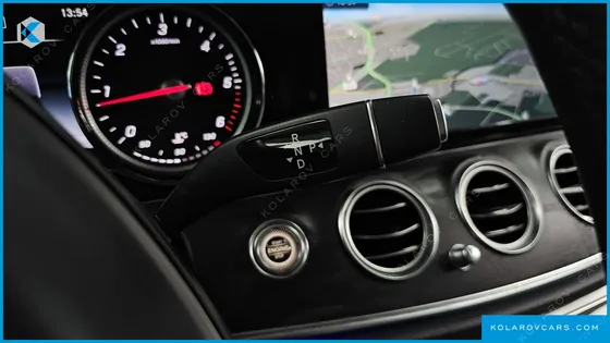 MERCEDES E-CLASS E220D AVANTGARDE