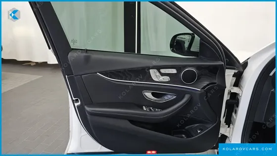 MERCEDES E-CLASS E220D AVANTGARDE