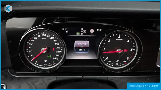 MERCEDES E-CLASS E220D AVANTGARDE
