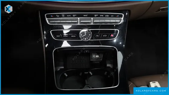 MERCEDES E-CLASS E220D AVANTGARDE