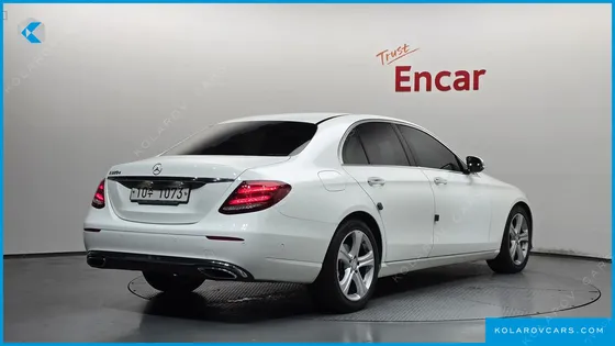 MERCEDES E-CLASS E220D AVANTGARDE