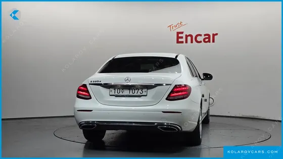 MERCEDES E-CLASS E220D AVANTGARDE