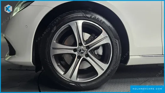 MERCEDES E-CLASS E220D AVANTGARDE