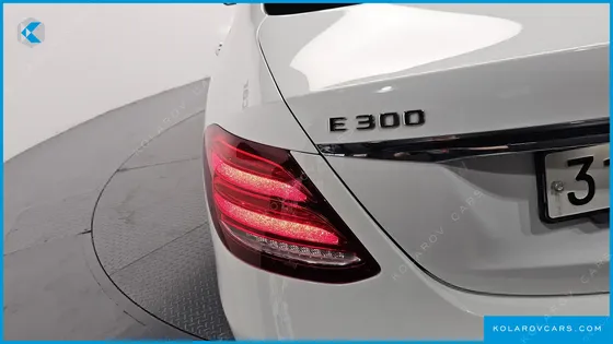 MERCEDES E-CLASS E300 4MATIC EXCLUSIVE