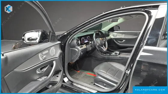 MERCEDES E-CLASS E300 AMG LINE