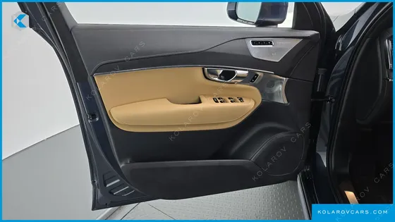 VOLVO XC90 T8 ULTRA BRIGHT HYBRID