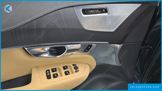 VOLVO XC90 T8 ULTRA BRIGHT HYBRID